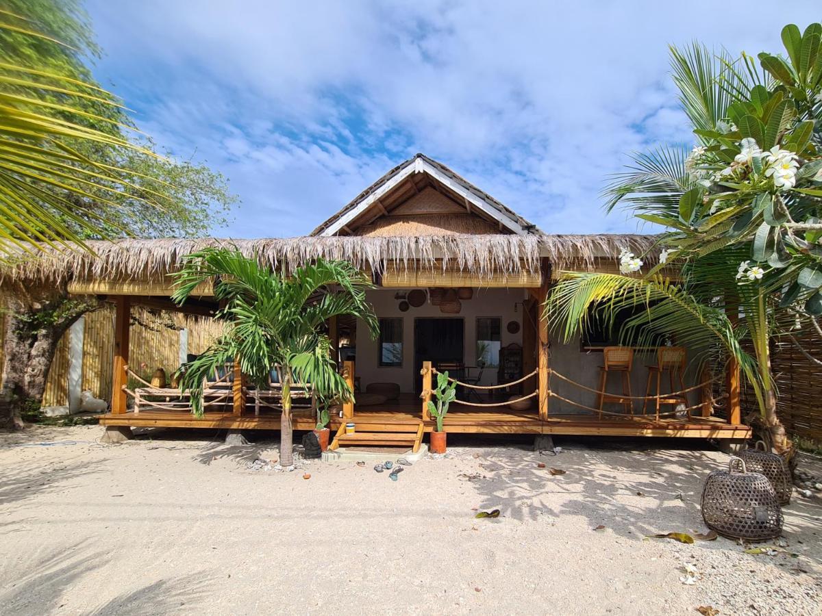 The Beach Shack Gili Air Exterior photo